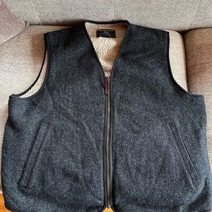 Woolrich vest. Grey Wool with fleece lining